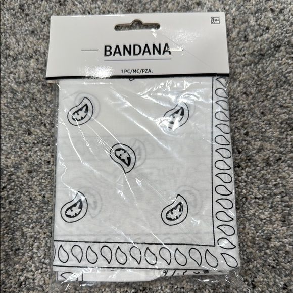 Set of Three Bandanas in Pink, Yellow, and White - Picture 6 of 7